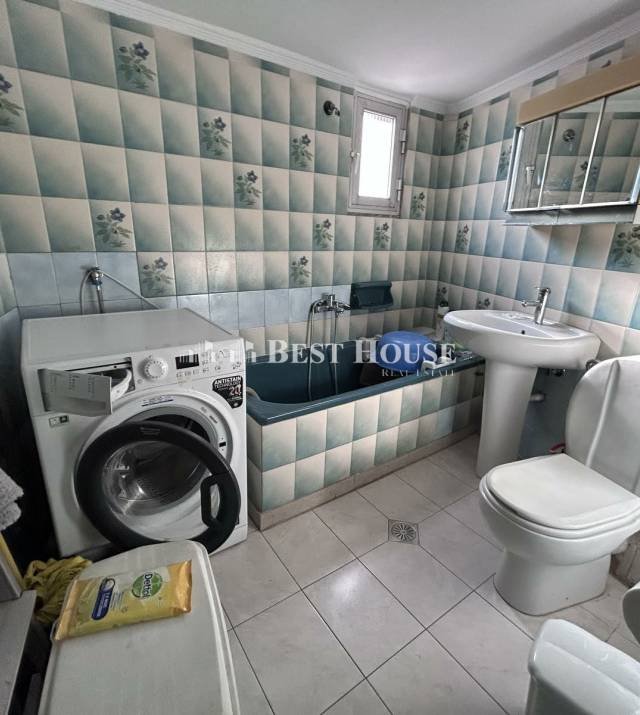 9 Z7129 Nees Photo.jpg